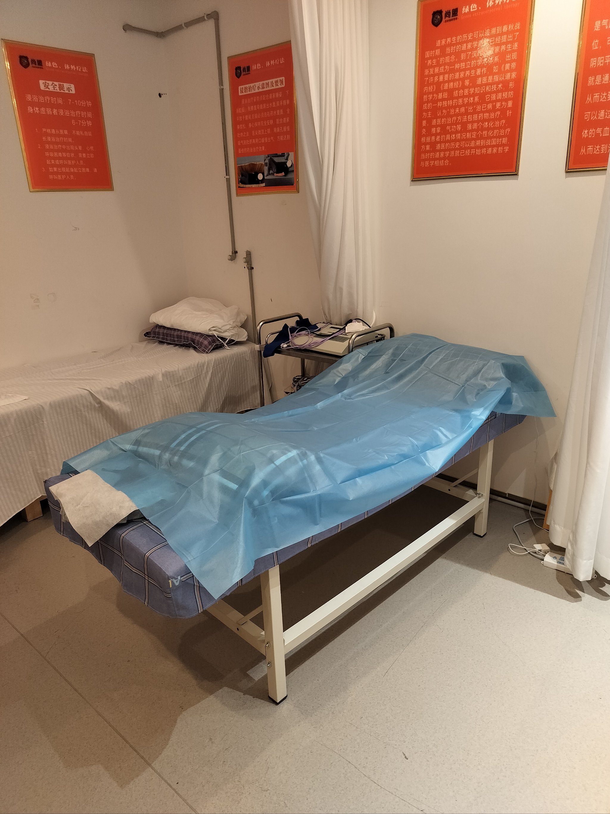 0元玩转这座城走进这家中医诊所,环境古朴又安静