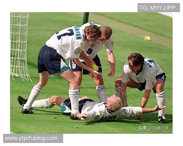 加纳年轻国脚凯尔文向孙兴慜索要球衣并模仿经典庆祝动作引发热议 加纳年轻国脚凯尔文向孙兴慜索要球衣并模仿经典庆祝动作引发热议